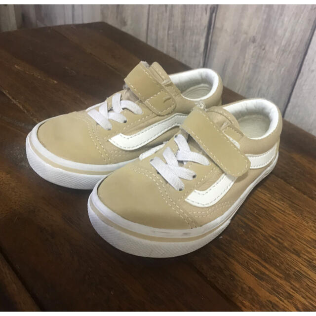 VANS(ヴァンズ)のVANS オールドスクール　ベージュ　15センチ キッズ/ベビー/マタニティのキッズ靴/シューズ(15cm~)(スニーカー)の商品写真