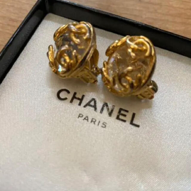 CHANEL(シャネル)のCHANEL クリスタルイヤリング❣️ レディースのアクセサリー(イヤリング)の商品写真