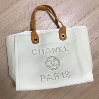 3%OFFクーポン利用でポイント最大8倍相当 CHANEL パール トートバッグ