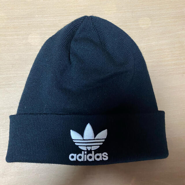 adidas(アディダス)のアディダス　オリジナルス　adidas originals ビーニー  ニット帽 メンズの帽子(ニット帽/ビーニー)の商品写真