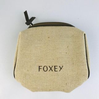 フォクシー(FOXEY)の新品未使用★FOXEY★キャンバス生地 ロゴ刺繍 メイク ポーチ(ポーチ)