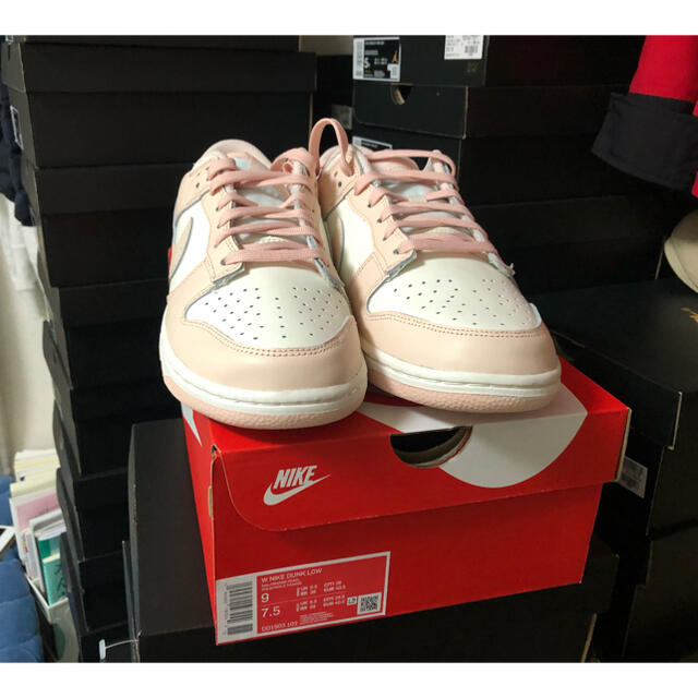 NIKE WMNS DUNK LOW "ORANGE PEARL"