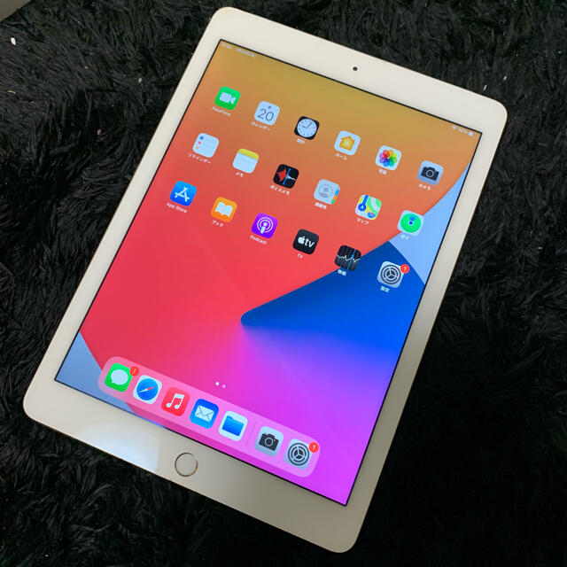 iPad Air 2 KDDI スマホ/家電/カメラのPC/タブレット(タブレット)の商品写真