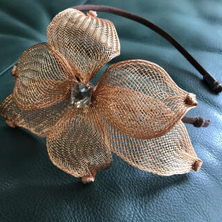 カチューシャ　花　ヘアアクセサリー　髪飾り フラワー　コレットマルーフ