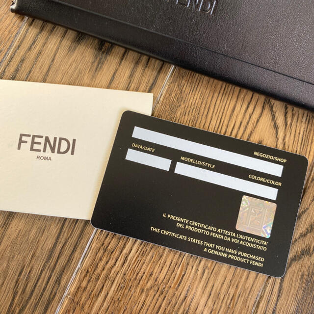 FENDI(フェンディ)の【新品】FENDI サングラス　ファビュラス レディースのファッション小物(サングラス/メガネ)の商品写真