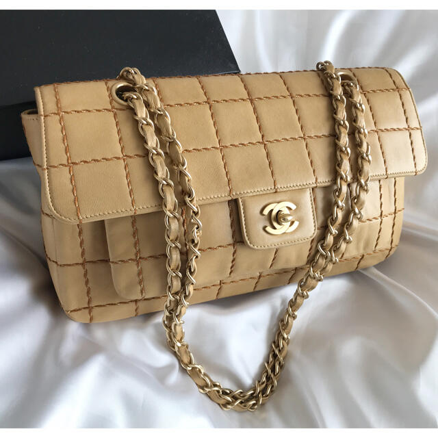 CHANEL(シャネル)のカンナ様専用♡シャネル CHANEL チョコバー　　チェーンショルダーバッグ  レディースのバッグ(ショルダーバッグ)の商品写真