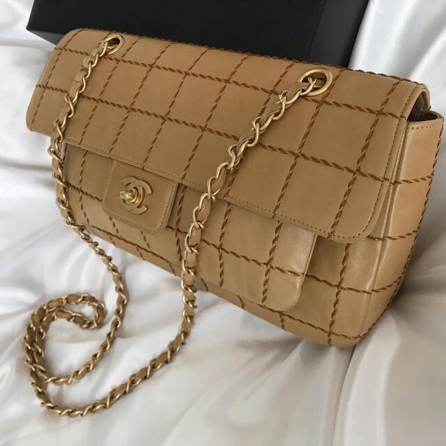 CHANEL(シャネル)のカンナ様専用♡シャネル CHANEL チョコバー　　チェーンショルダーバッグ  レディースのバッグ(ショルダーバッグ)の商品写真