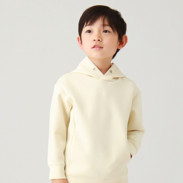 THE SHOP TK(ザショップティーケー)のTHE SHOP TK パーカー　ホワイト　100 キッズ/ベビー/マタニティのキッズ服男の子用(90cm~)(Tシャツ/カットソー)の商品写真