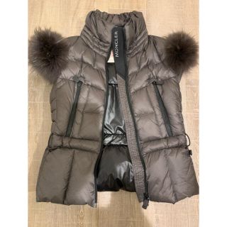 モンクレール(MONCLER)の★のぞ様専用★モンクレール　ダウンベスト　ファー付き　(ダウンベスト)