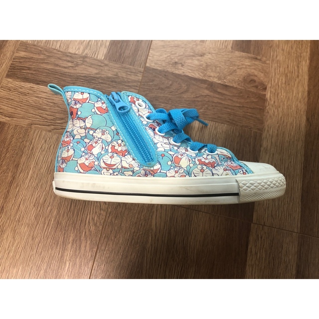 CONVERSE(コンバース)の【お値下げ！】コンバース　ドラえもん　ハイカット　19cm キッズ/ベビー/マタニティのキッズ靴/シューズ(15cm~)(スニーカー)の商品写真