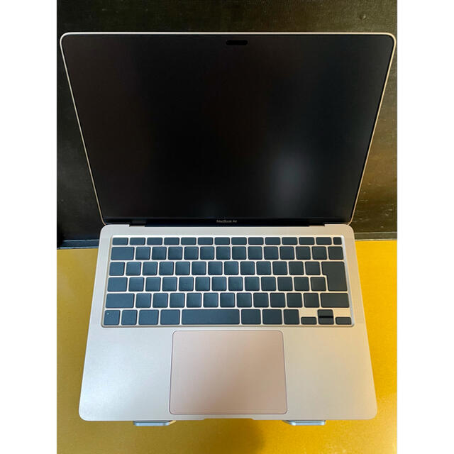 Mac (Apple)(マック)の新品同様 MacBook Air M1 256GB ゴールド おまけ付き スマホ/家電/カメラのPC/タブレット(ノートPC)の商品写真