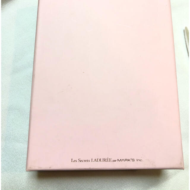 LADUREE(ラデュレ)の未使用☆LADUREE マカロンキンホールダー レディースのファッション小物(キーホルダー)の商品写真