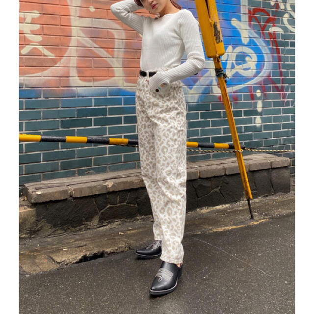 moussy(マウジー)のmoussy 今季デニム　JW WIDE TAPERED レディースのパンツ(デニム/ジーンズ)の商品写真