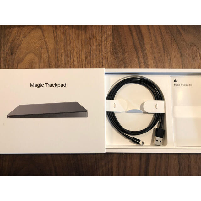 Apple(アップル)の【美品】アップル Apple Magic Trackpad 2 スペースグレイ スマホ/家電/カメラのPC/タブレット(PC周辺機器)の商品写真