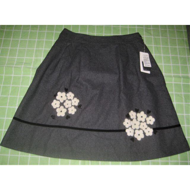 未使用タグ付きギャラリービスコンティの花刺繍の可愛いスカート◇サイズ３ 2