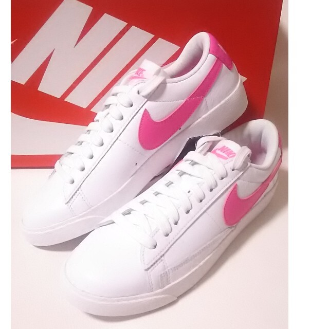 NIKE(ナイキ)の定9350円!ナイキブレザー新品牛革レザースニーカー!Web限定!23.5cm レディースの靴/シューズ(スニーカー)の商品写真