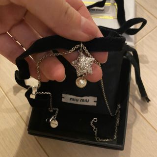 ミュウミュウ(miumiu)のmiumiu ネックレス　新品未使用　値下げ中　半額(ネックレス)