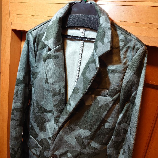  テーラードジャケット カモフラージュ グレー メンズのジャケット/アウター(テーラードジャケット)の商品写真