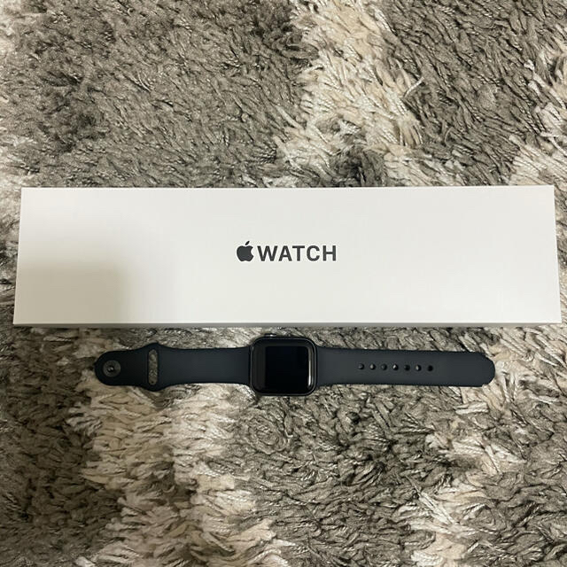 最新入荷Apple Watch SE 40mm スペースグレイ GPSモデル