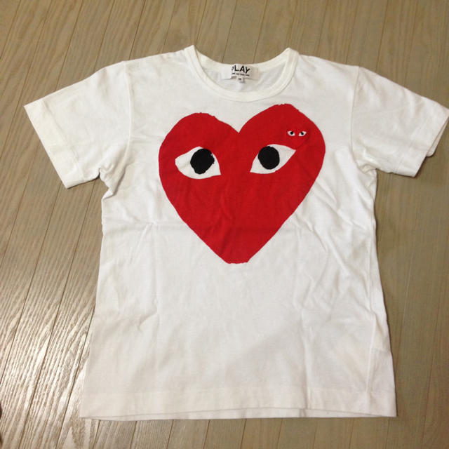 COMME des GARCONS(コムデギャルソン)のギャルソン♡定番ハート赤ロゴTシャツ レディースのトップス(Tシャツ(半袖/袖なし))の商品写真