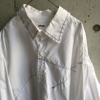 コムデギャルソン(COMME des GARCONS)のsulvam 黒ステッチ白シャツ(シャツ)