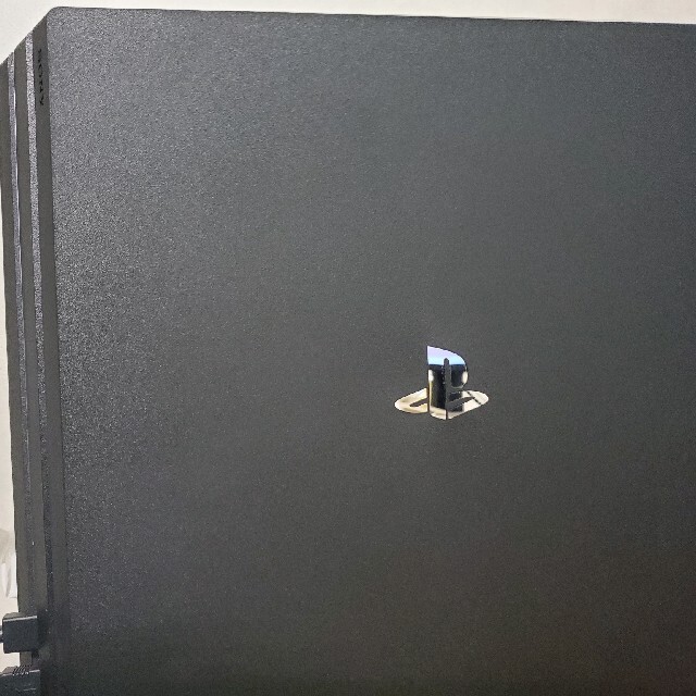 PlayStation4(プレイステーション4)のPS4 PRO 1TB +α ※SSDに換装済み エンタメ/ホビーのゲームソフト/ゲーム機本体(家庭用ゲーム機本体)の商品写真