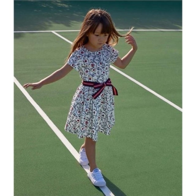 PETIT BATEAU(プチバトー)の【訳有り】♥️PETIT BATEAU♥️花柄ワンピース。130cm。 キッズ/ベビー/マタニティのキッズ服女の子用(90cm~)(ワンピース)の商品写真