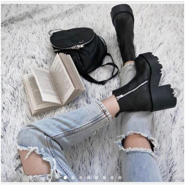 UNIF(ユニフ)の美品★UNIF ユニフ  "Rival boots" 厚底ブーツが可愛過ぎ❤️✨ レディースの靴/シューズ(ブーツ)の商品写真