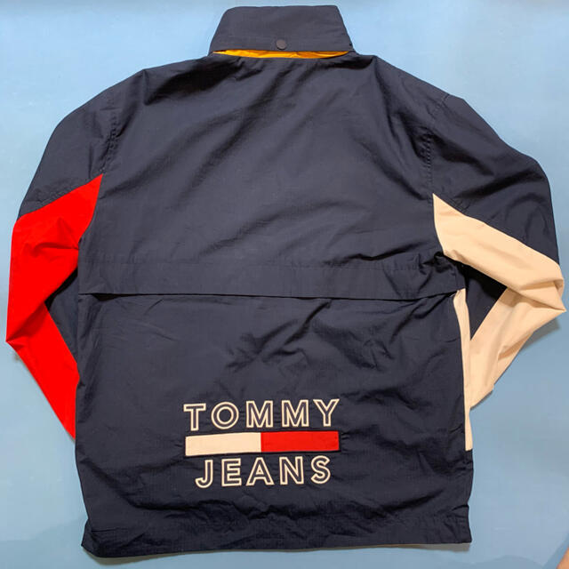 TOMMY(トミー)のTOMMY JEANS ナイロンジャケット メンズのジャケット/アウター(ナイロンジャケット)の商品写真