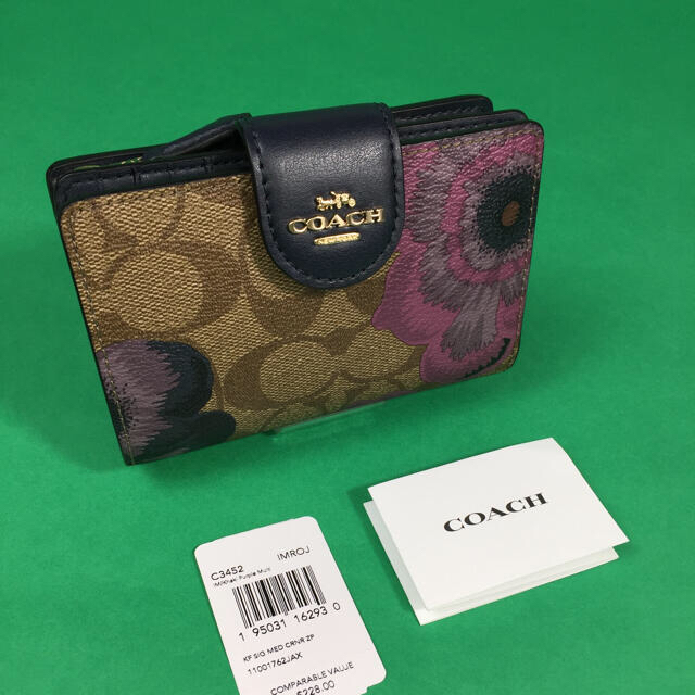 COACH(コーチ)のコーチ シグネチャー カフェ・ファセット 二つ折り財布  C3452 カーキ  レディースのファッション小物(財布)の商品写真