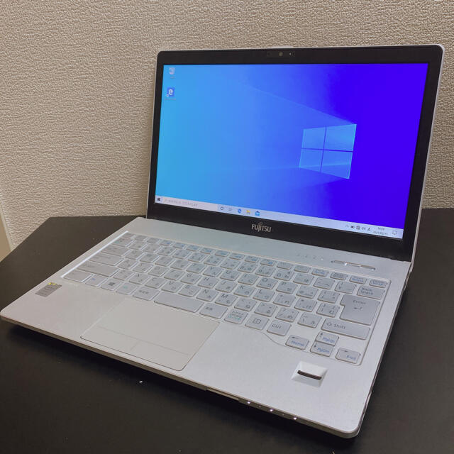 富士通 富士通 LIFEBOOK 4GBメモリ Windows10搭載 白の通販 by K's shop｜フジツウならラクマ