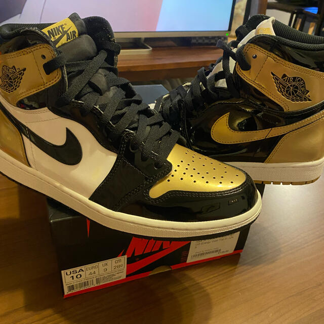 NIKE(ナイキ)の最終価格！Jordan1 Retro High OG NRG Gold Top3 メンズの靴/シューズ(スニーカー)の商品写真