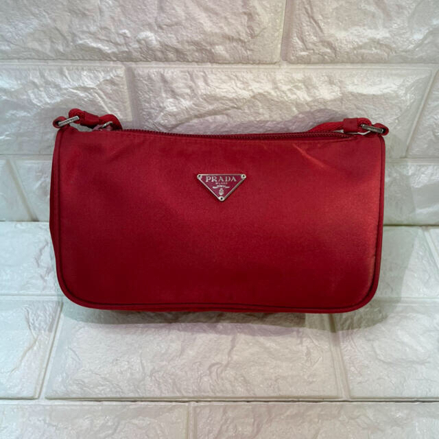 PRADA プラダ ナイロンバッグ レッド PRADA プラダ ナイロンバッグ レッド