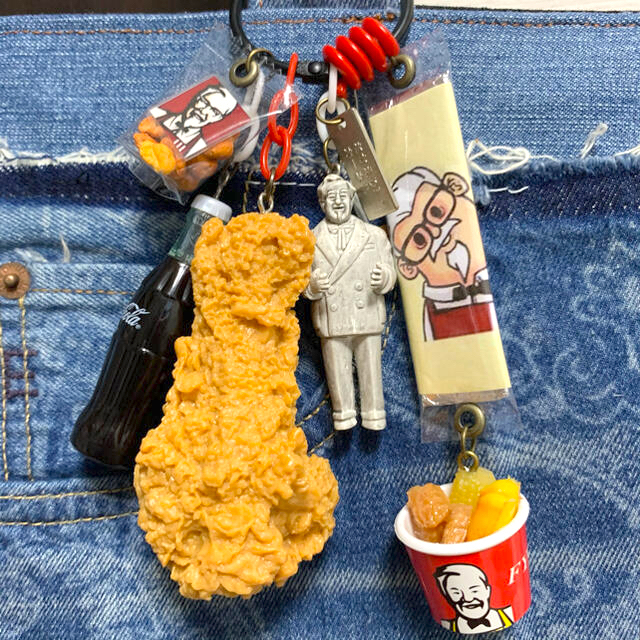 ハンドメイド　じゃらじゃらキーホルダー　チキン ハンドメイドのアクセサリー(キーホルダー/ストラップ)の商品写真