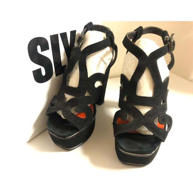 SLY(スライ)のSLY スライ　スエード　本革　サンダル レディースの靴/シューズ(サンダル)の商品写真