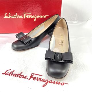 サルヴァトーレフェラガモ(Salvatore Ferragamo)の専用【超美品】フェラガモ ヴァラ スクエアトゥ つや消し レザー (ハイヒール/パンプス)