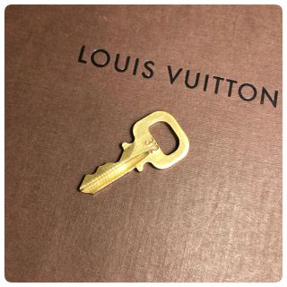 ルイヴィトン(LOUIS VUITTON)の☆美品★　ルイヴィトン　鍵のみ　カデナパドロック　ゴールド　312(その他)