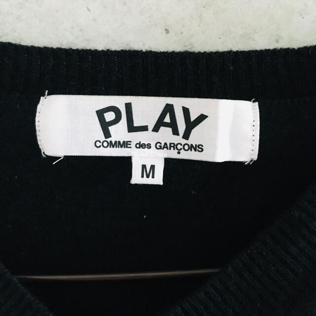 COMME des GARCONS(コムデギャルソン)の【希少★Mサイズ】プレイコムデギャルソン 黒 × 黒 ブラック セーター ニット レディースのトップス(ニット/セーター)の商品写真