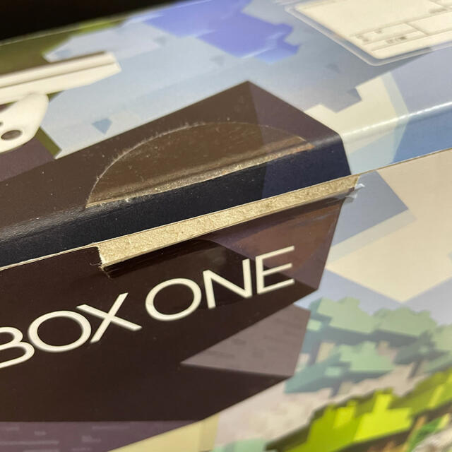 Xbox(エックスボックス)のXbox one s 500GB  エンタメ/ホビーのゲームソフト/ゲーム機本体(家庭用ゲーム機本体)の商品写真