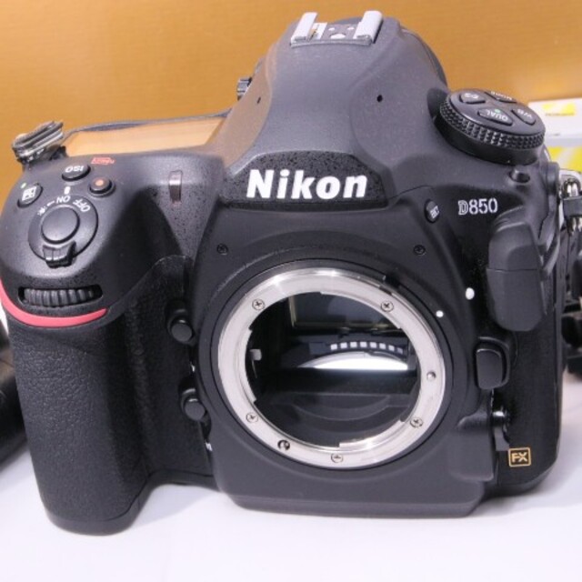 Nikon(ニコン)の鰤男さま専用 Nikon D850 フルサイズ グリップ付き スマホ/家電/カメラのカメラ(デジタル一眼)の商品写真