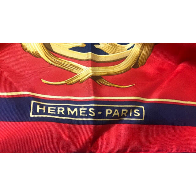 Hermes(エルメス)のエルメス　スカーフ　赤 メンズのファッション小物(バンダナ/スカーフ)の商品写真