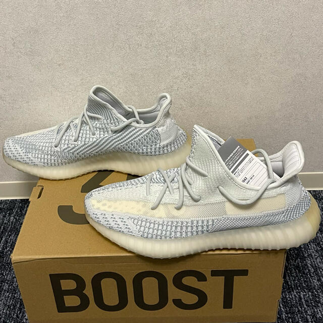 adidas(アディダス)のYEEZY BOOST 350 V2 CLOUD WHITE 27.5cm メンズの靴/シューズ(スニーカー)の商品写真