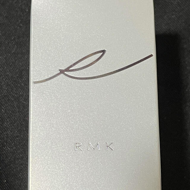 RMK クリーミィファンデーション N 104