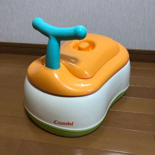 combi(コンビ)の※専用　コンビ　おまるでステップ キッズ/ベビー/マタニティのおむつ/トイレ用品(ベビーおまる)の商品写真