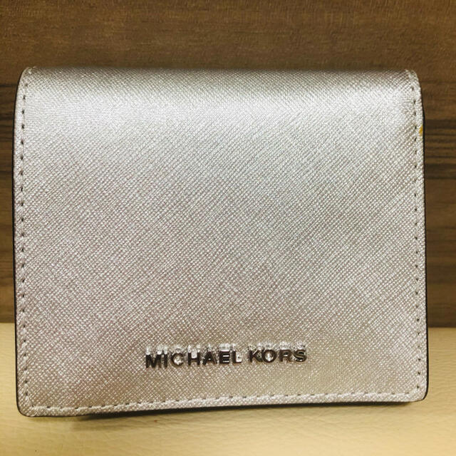 新品未使用　マイケルコース　MICHAEL KORS 二つ折り財布