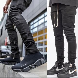 フィアオブゴッド(FEAR OF GOD)のBLACKTAlLOR C33 スリム裾ZIPカーゴパンツ 30 M ブラック(ワークパンツ/カーゴパンツ)