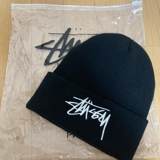 STUSSY(ステューシー)のニット帽　ビーニー　ブラック メンズの帽子(ニット帽/ビーニー)の商品写真