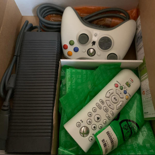 Xbox(エックスボックス)のXBOX360 60GB バリューパック 2本ゲーム同梱 エンタメ/ホビーのゲームソフト/ゲーム機本体(家庭用ゲーム機本体)の商品写真