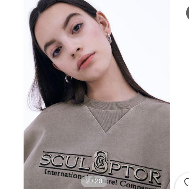 Supreme(シュプリーム)のスカルプターナインティーンスロゴ　スウェット　パーカー メンズのトップス(スウェット)の商品写真