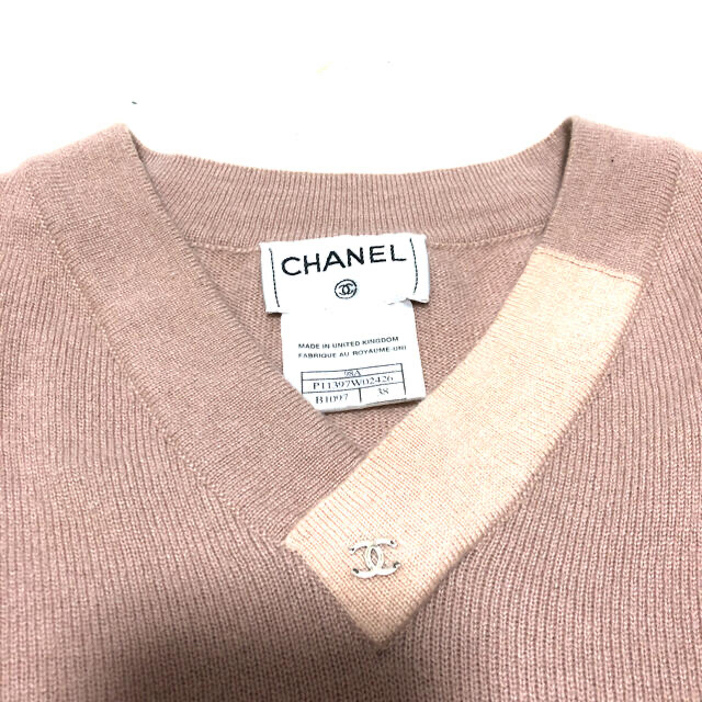 CHANEL(シャネル)の確認用　　CHANELVネック カシミヤセーター 38size レディースのトップス(ニット/セーター)の商品写真